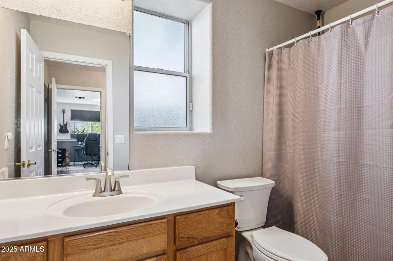 26-web-or-mls-1136-e-avenida-isabella