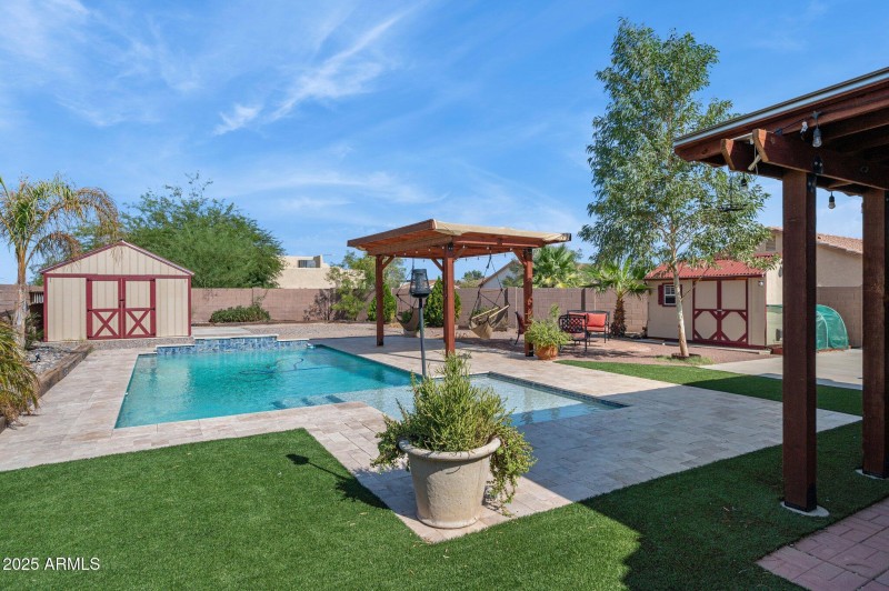 30-web-or-mls-1136-e-avenida-isabella