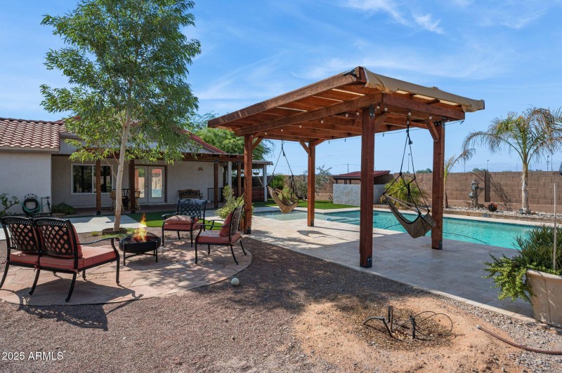 32-web-or-mls-1136-e-avenida-isabella