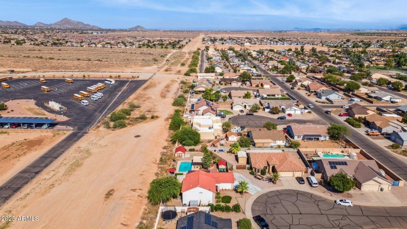 39-web-or-mls-1136-e-avenida-isabella