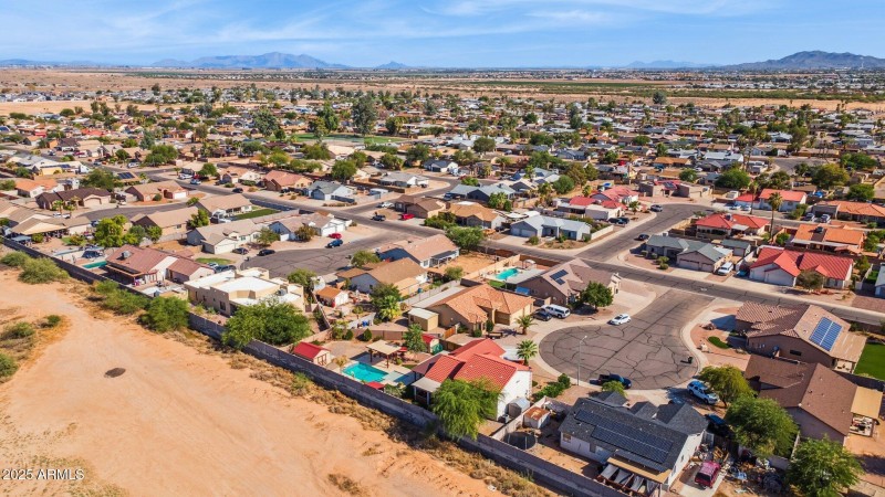 40-web-or-mls-1136-e-avenida-isabella