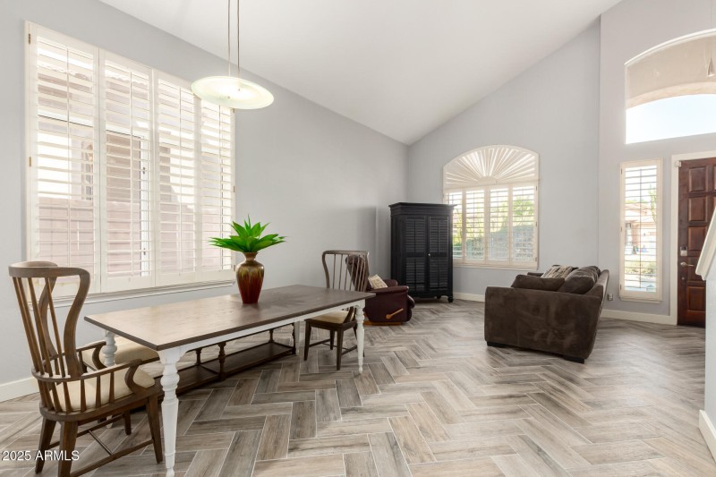 03-A 46th-LR:Dining 2