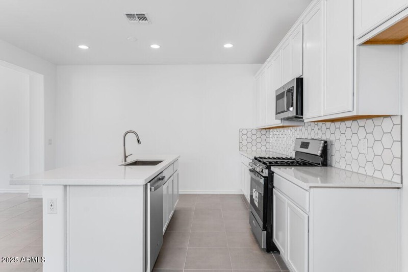 14604 W Sand Hills Road - Ready Now