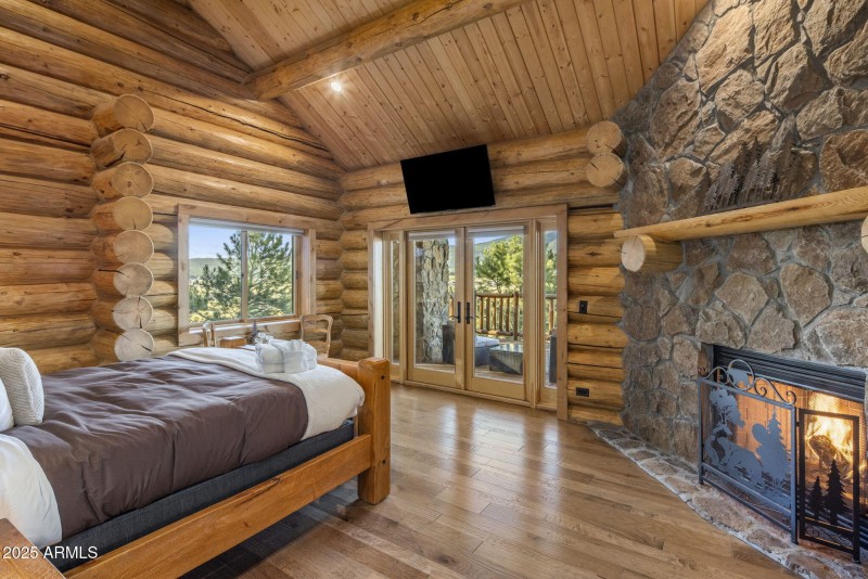 2-web-or-mls-D46A8718