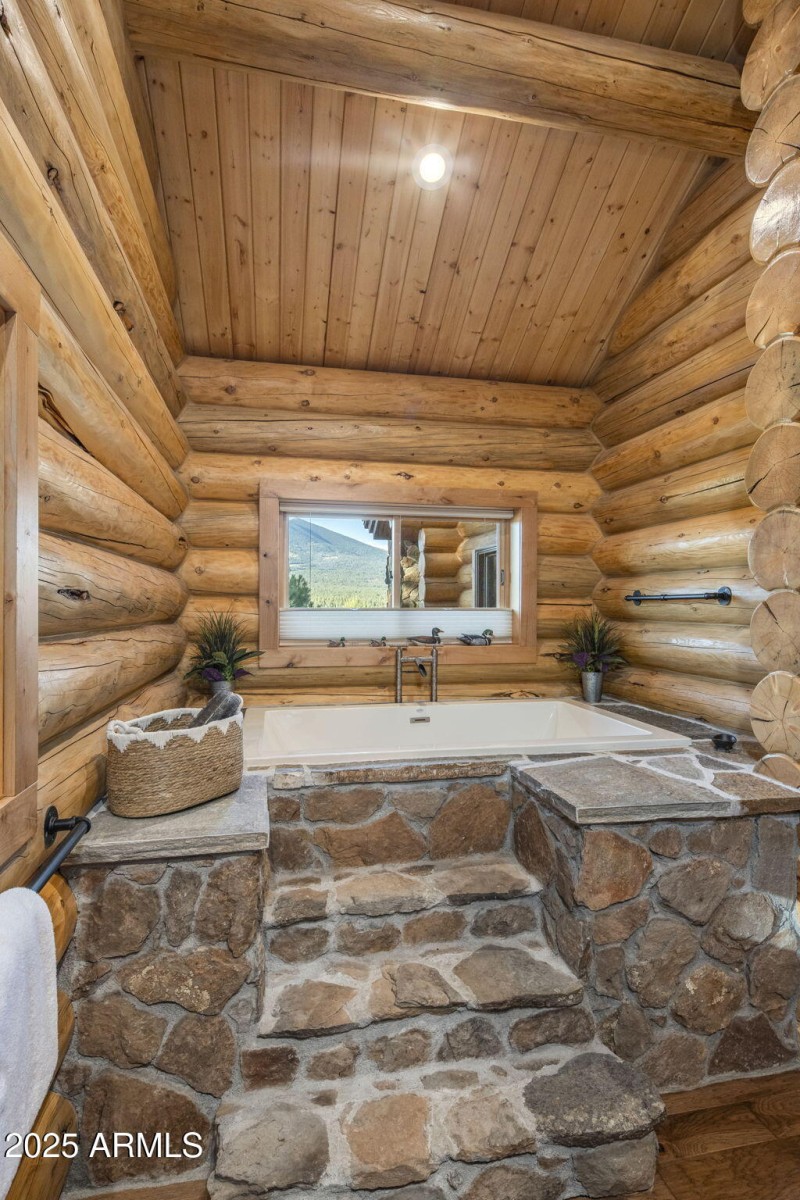 10-web-or-mls-D46A8774