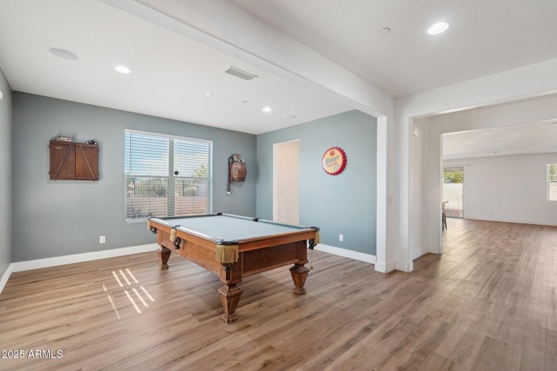 16-web-or-mls-S 105th Dr-S2108-016