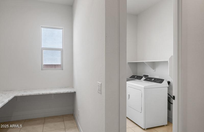 Planning/Workstation Center/Laundry Room