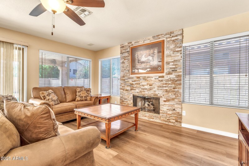 1131 W Goldfinch Wy-5_(2048)