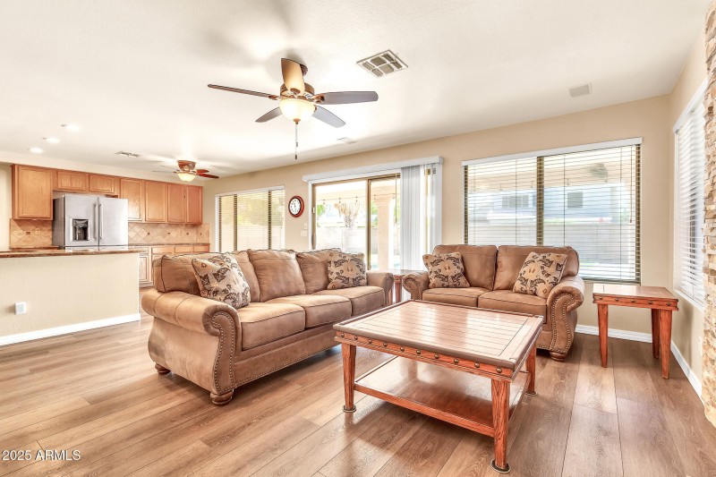 1131 W Goldfinch Wy-6_(2048)