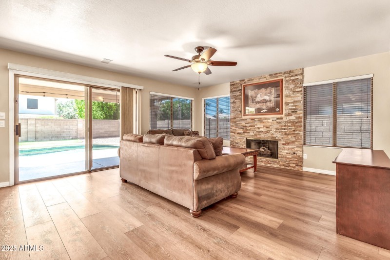 1131 W Goldfinch Wy-7_(2048)