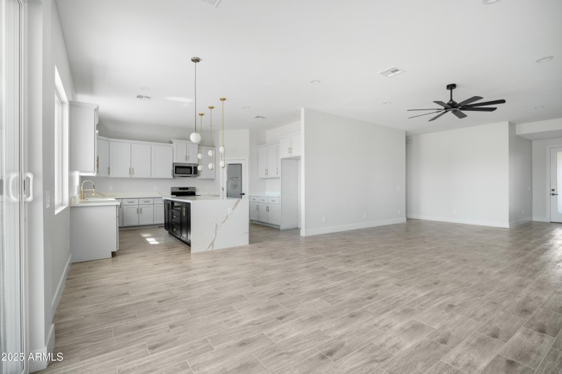 Listing Pictures -25