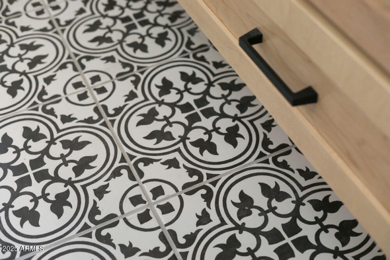 010 - Owner's Bathroom Detail