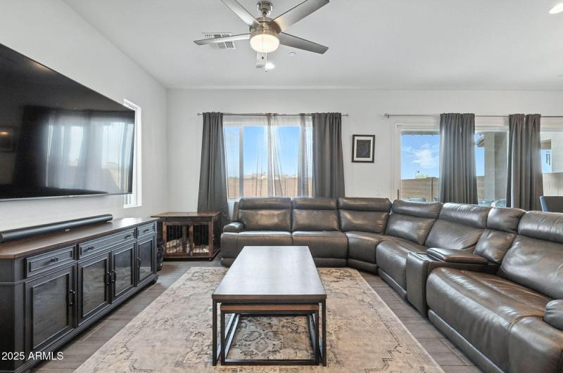 12-web-or-mls-Phelps-12