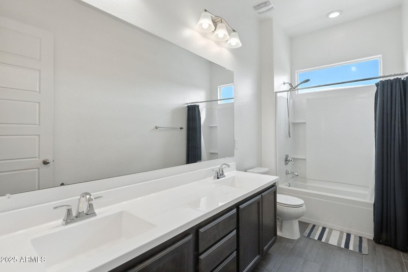 32-web-or-mls-Phelps-32