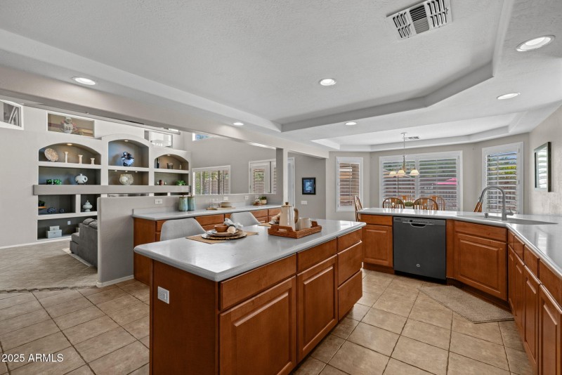 21-web-or-mls-7560 E Leland Cir, Mesa-22