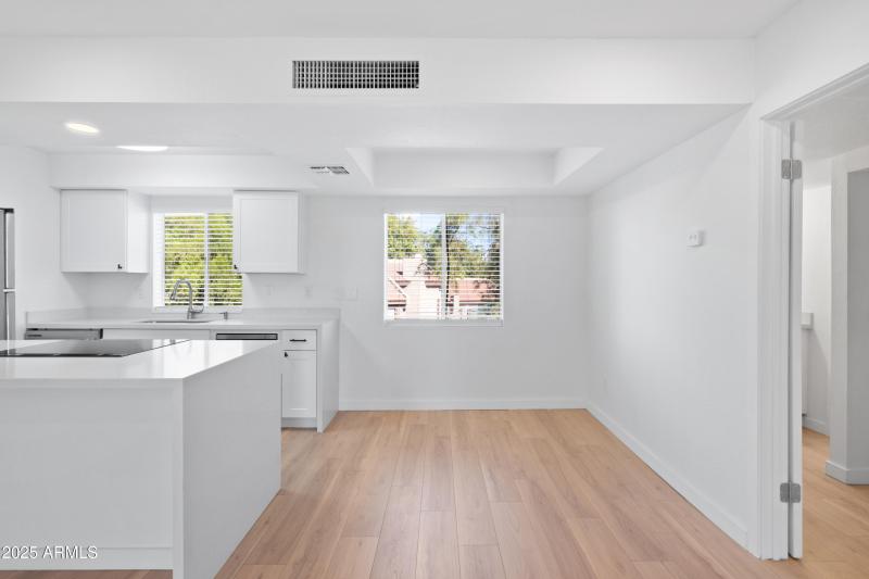 4444 E Paradise Village PKWY 06-Dining