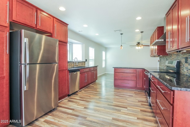 009-photo-kitchen-14732363