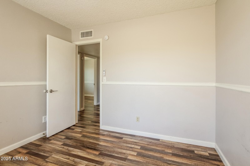 018-photo-bedroom-14732353