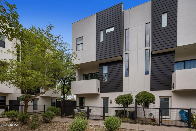 26-web-or-mls-D46A3610 copy