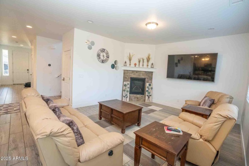 Spacious living room