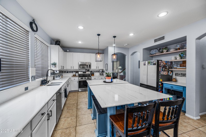 1155 W Laredo Ave-14