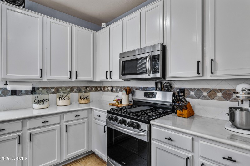 1155 W Laredo Ave-15