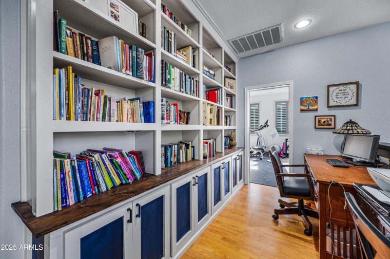 1155 W Laredo Ave-28