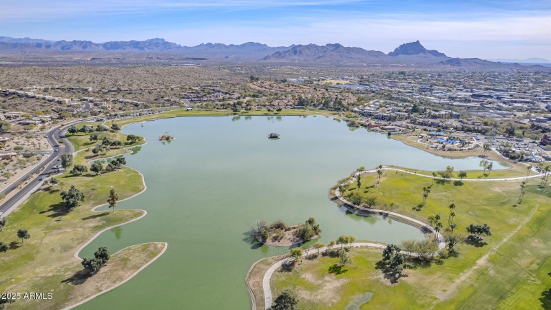 Fountain Park & Lake just steps away