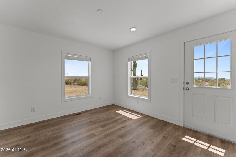 Adaptable space for work or guests