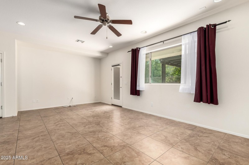 Family/Dining Room 1