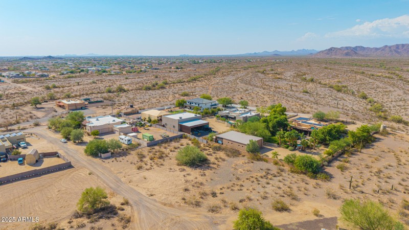 17-West White Feather