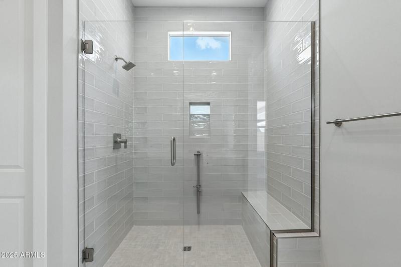 30-web-or-mls-Middlebury-30