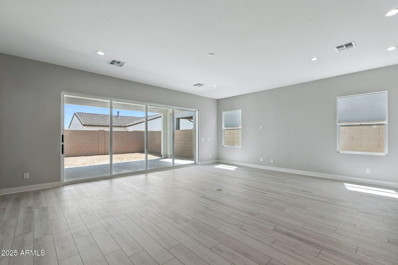 5-web-or-mls-Middlebury-5