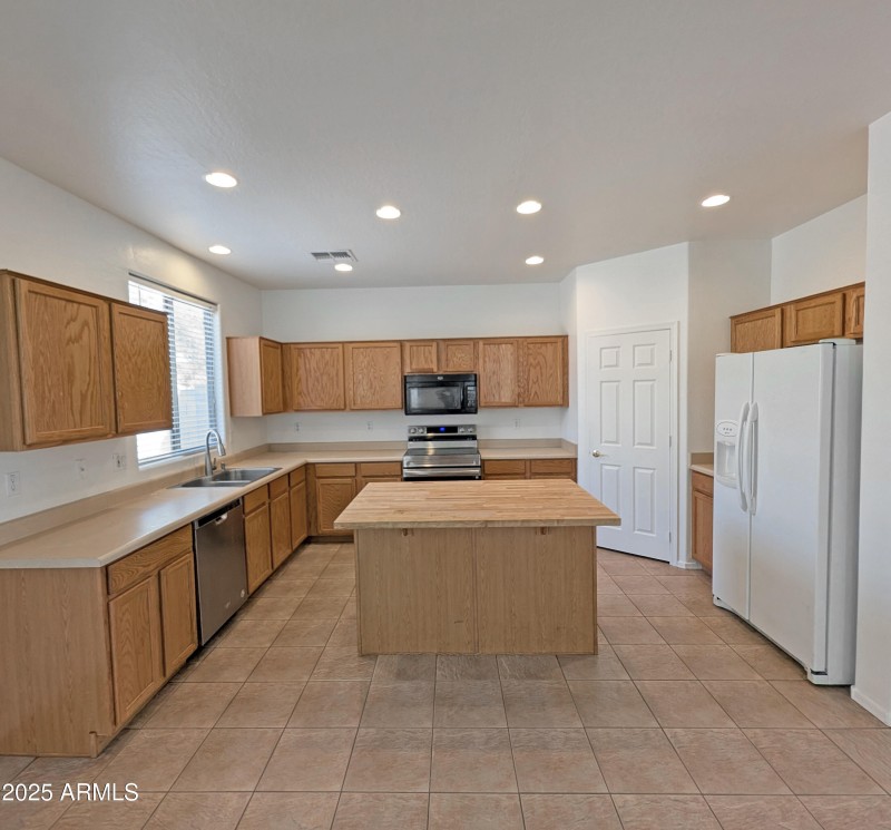 large island kitchen