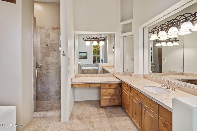 PRIMARY BATH WITH DUAL VANITIES