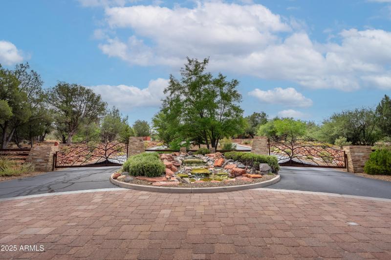 Entrance to Cross Creek Ranch