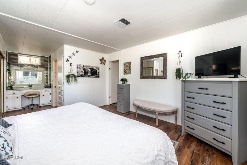 20-632-S-83rd-Way-20