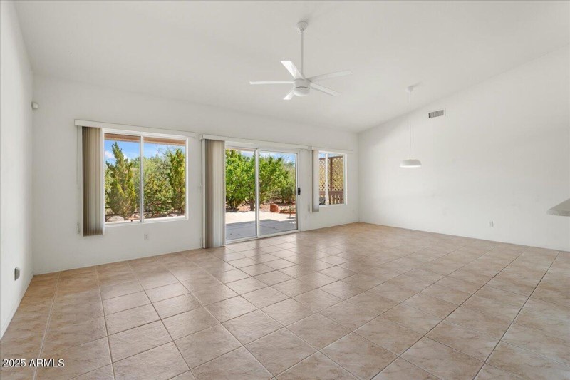 03-Living Room & Dining Area