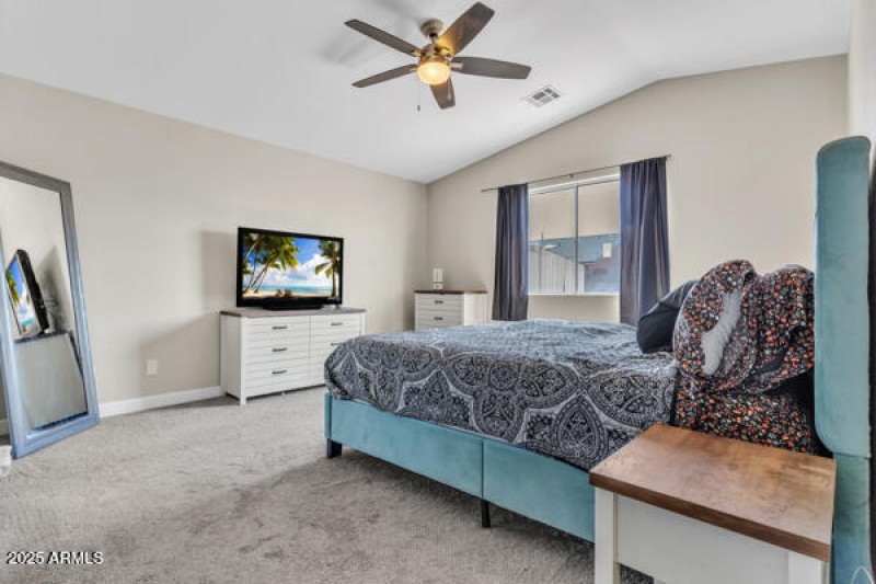 134004389279331337_134004389200908519_DS