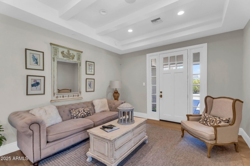 054_30-web-or-mls-27_660