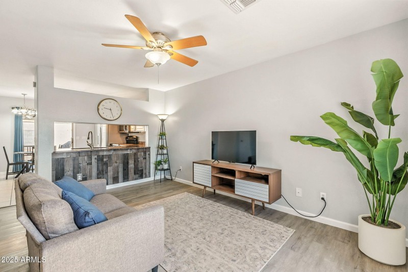 8-web-or-mls-Diamond-8