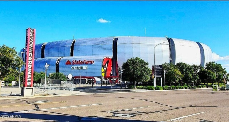 CARDINALS Stadium.