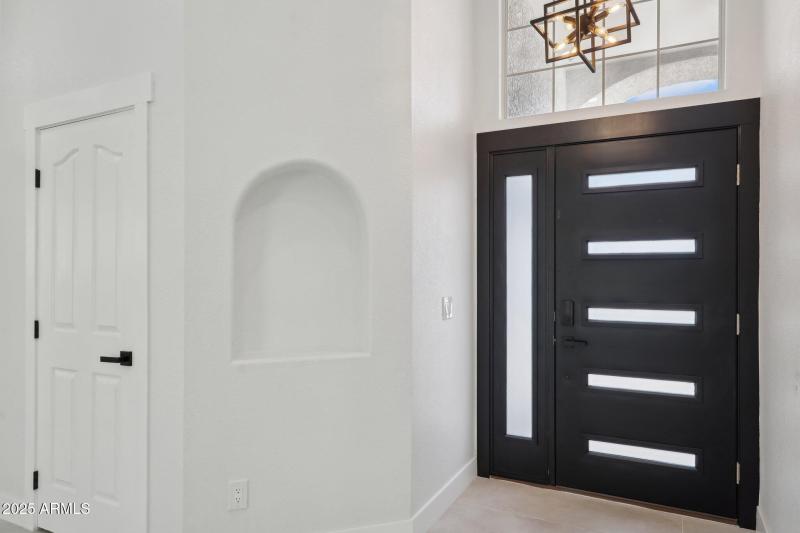 8-web-or-mls-E Estrid Ave-008