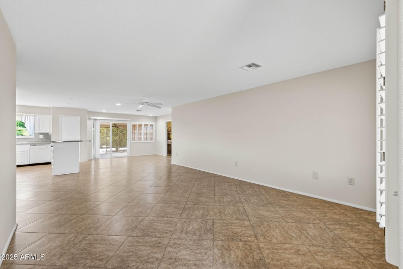 07_13203_W_Castlebar7_mls - Copy