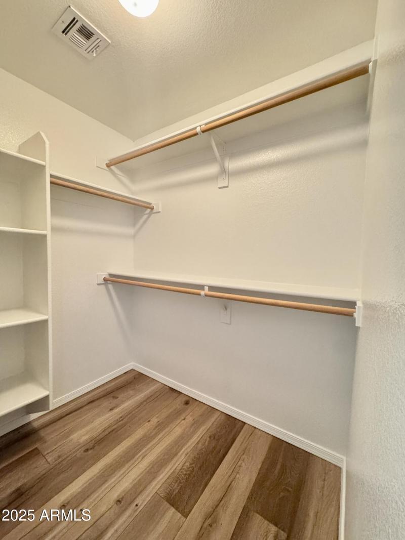 E84BC935-E8CF-4517-8253-A76A48E97C2A_1_2