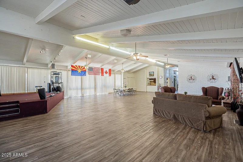 Pacific Manor Community Amenities - Club