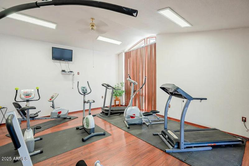 Pacific Manor Community Amenities - Gym