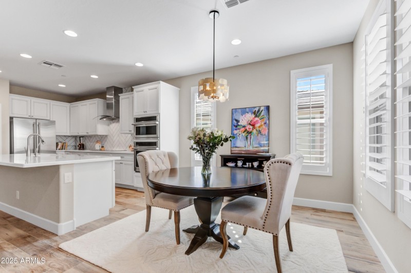 007_007_Dining Room to Kitchen