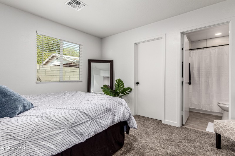 b87fc5a86f8c367dc07e1d4d11761411