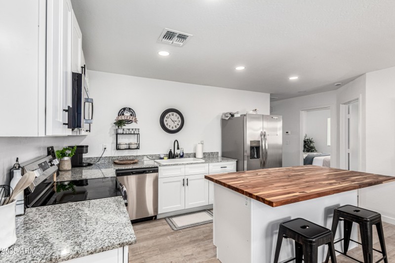 27fe87d2297b9ae7d9bd04fb5fc01bca